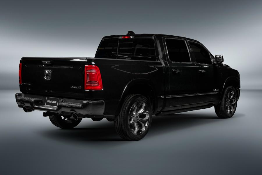  Ram 1500 Limited Crew Cab (DT) 2018 года  (LA) (фото 2 из 2)